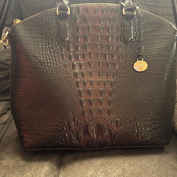 Elegant Brown Crocodile-Embossed Women's Bag